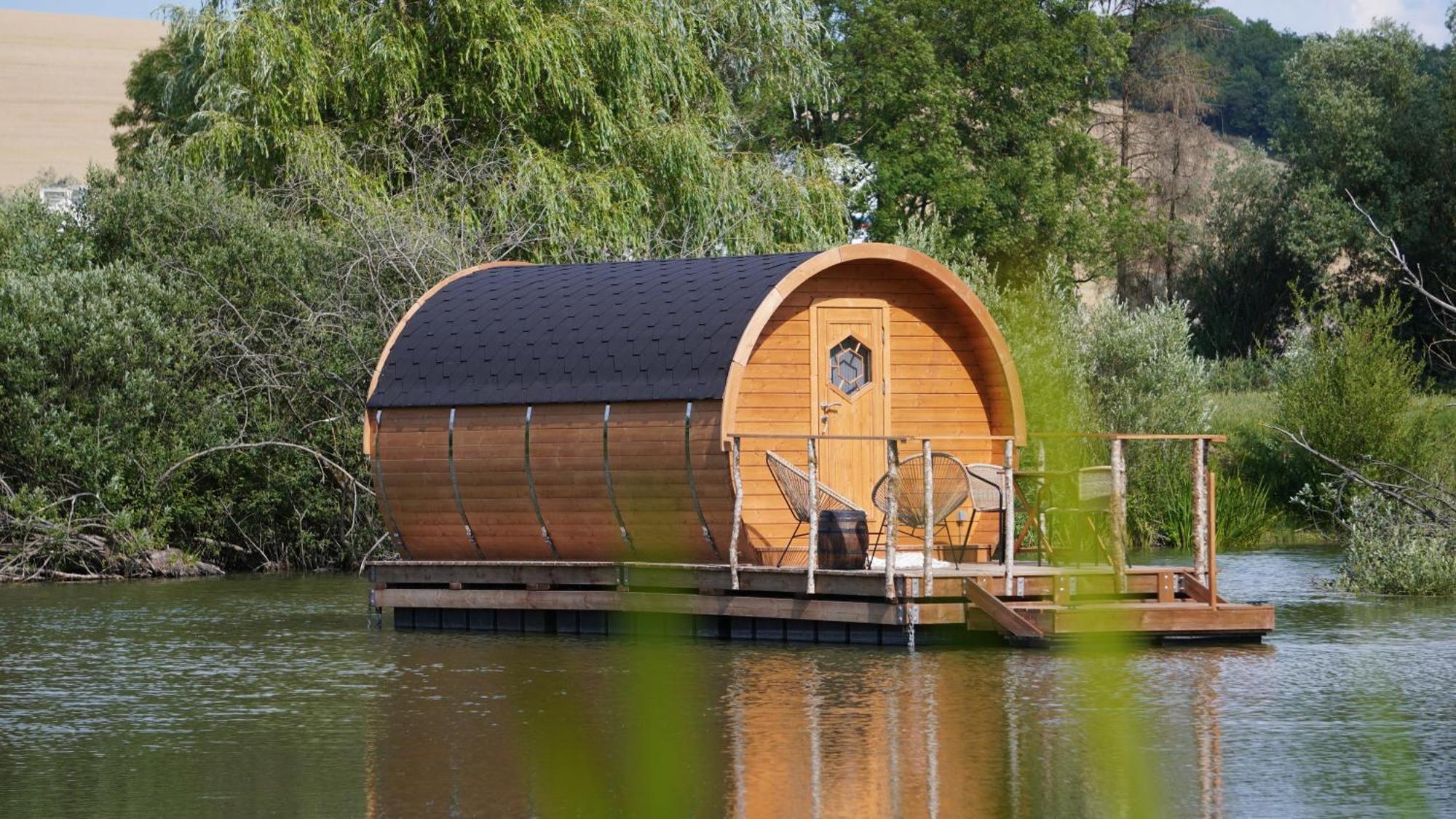 Les Cabanes Flottantes Givrauval Exteriör bild